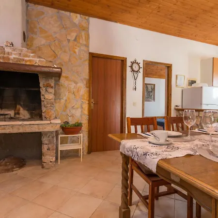 Сasa de vacaciones Comfy In Pasman With Fireplace Kraj (Split)