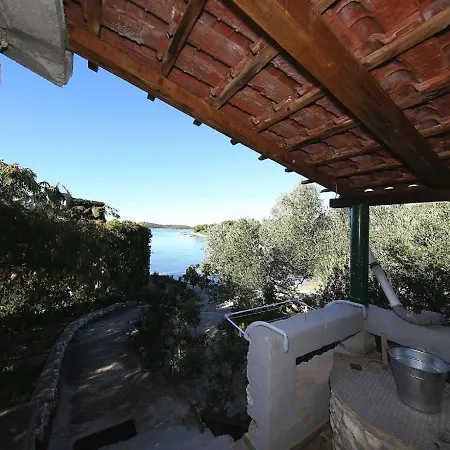 Сasa de vacaciones Comfy In Pasman With Fireplace