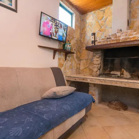 Comfy In Pasman With Fireplace Сasa de vacaciones *