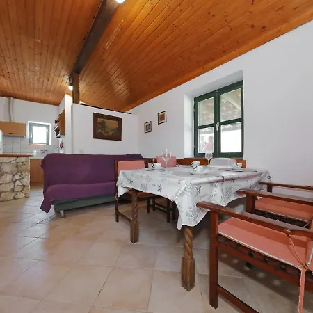 Holiday home Comfy In Pasman With Fireplace